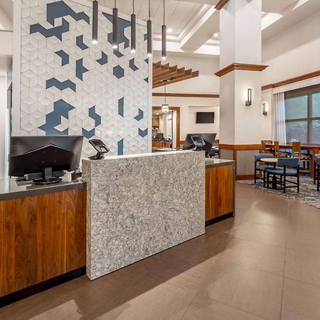 Hyatt Place Mystic Bagian luar foto