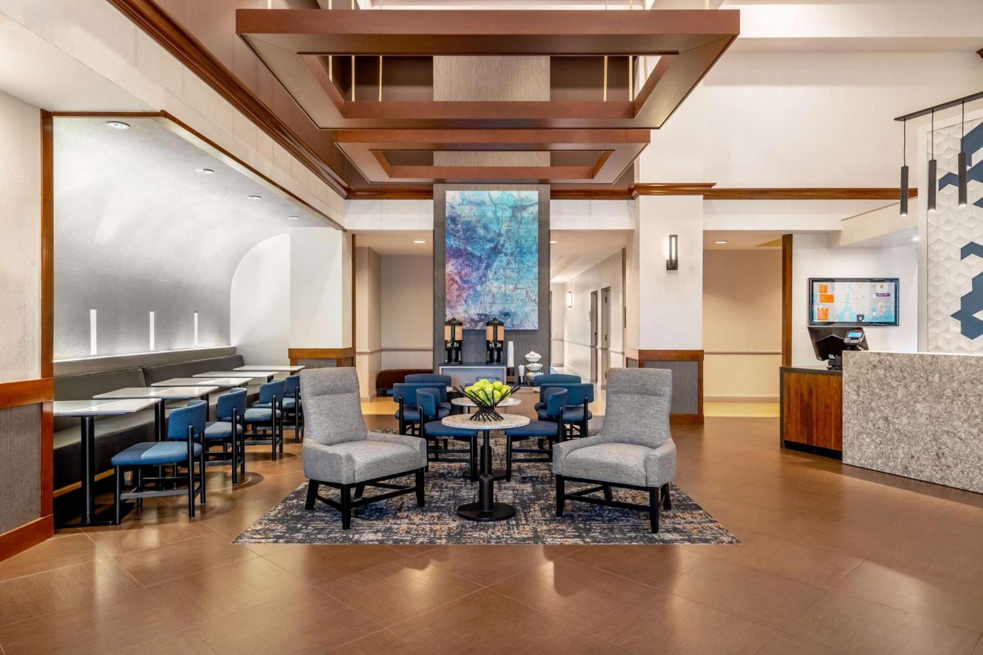 Hyatt Place Mystic Bagian luar foto