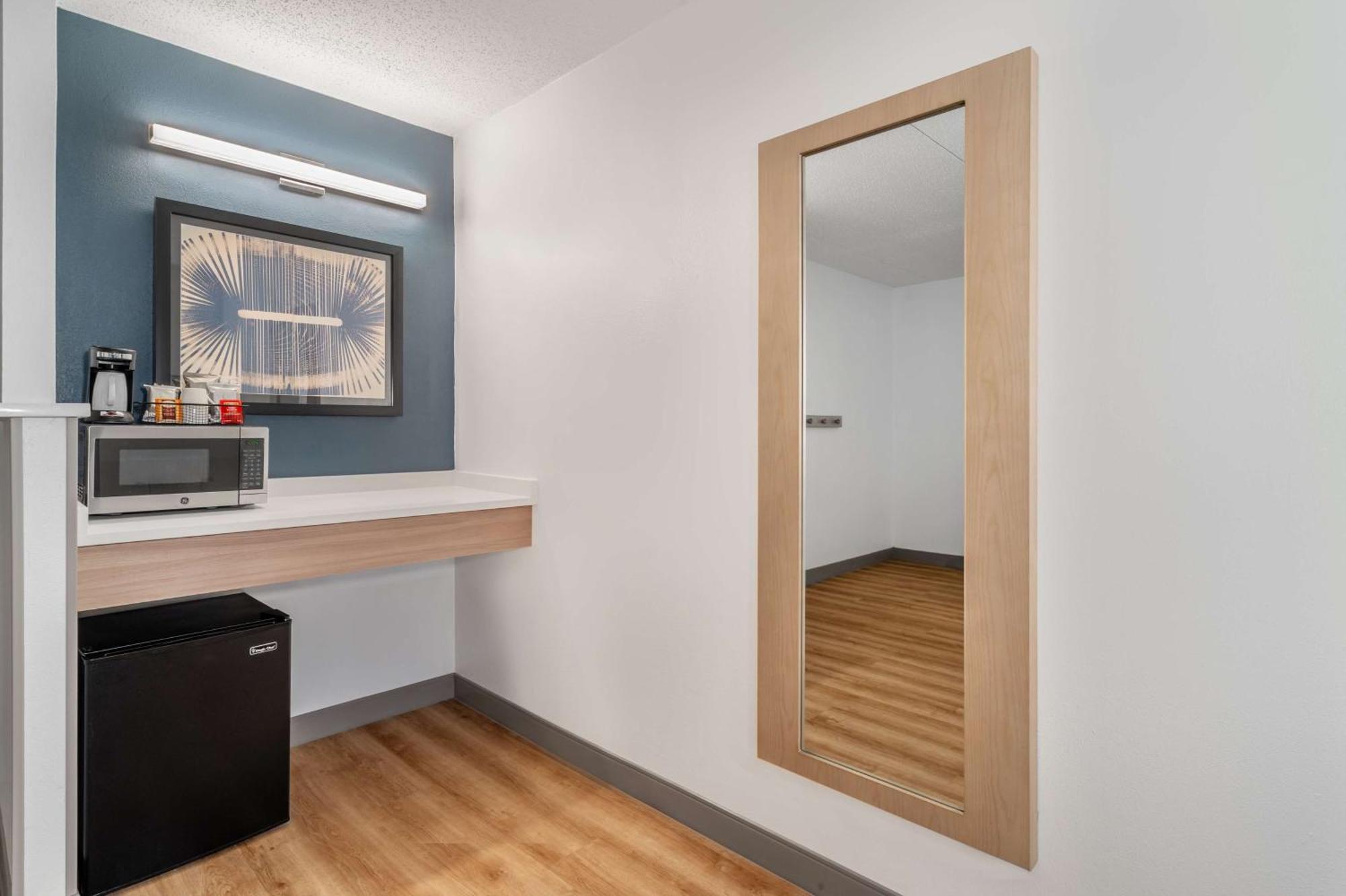 Hyatt Place Mystic Bagian luar foto