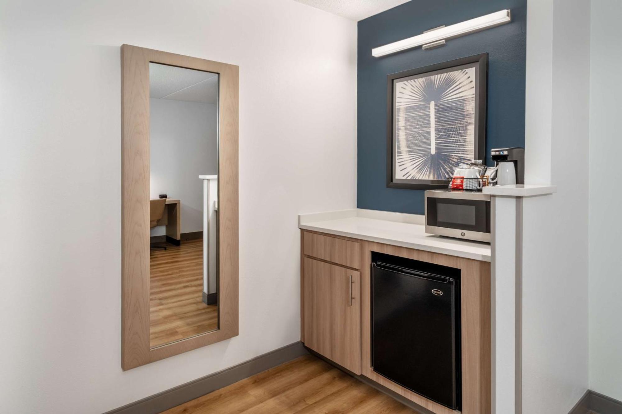 Hyatt Place Mystic Bagian luar foto