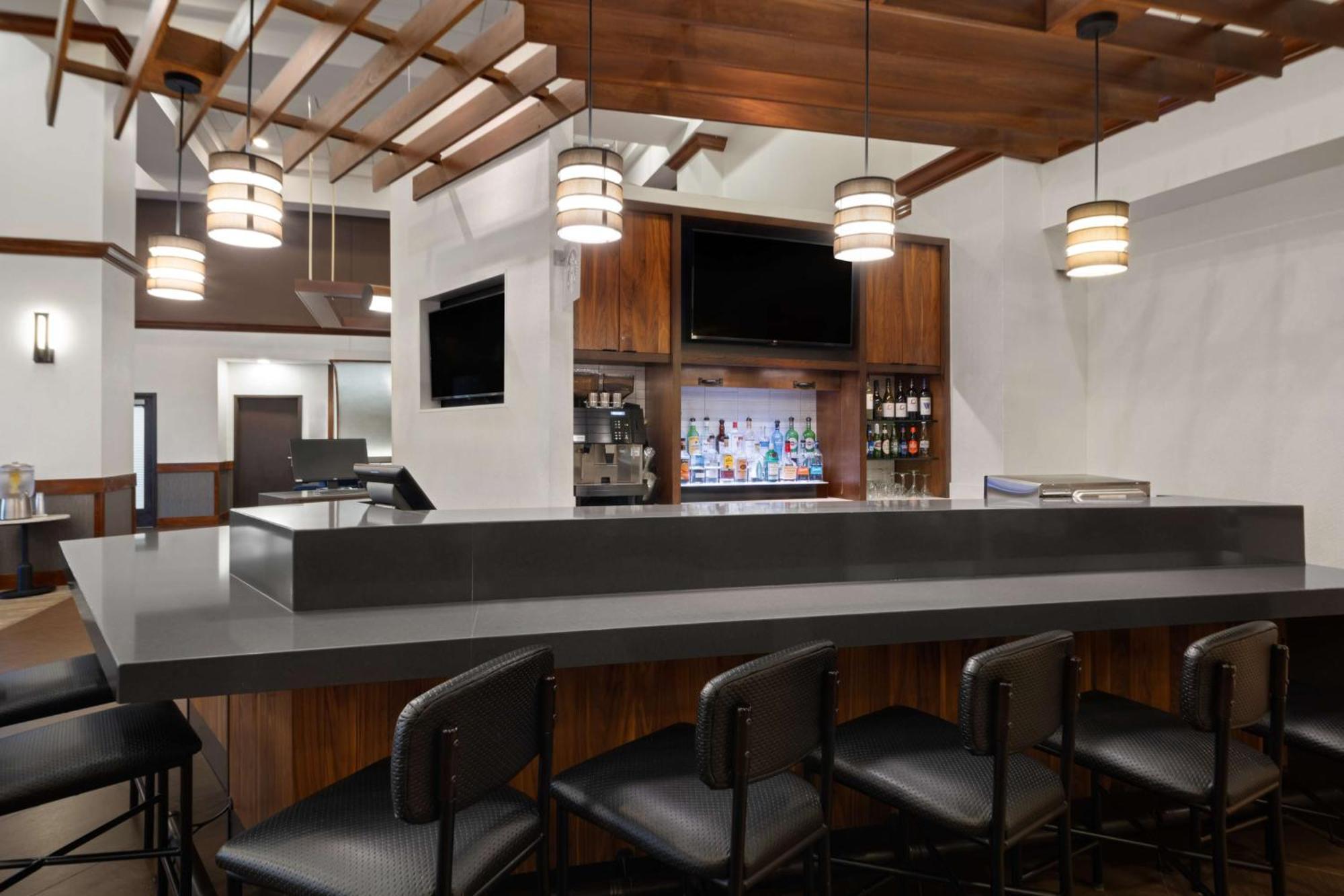 Hyatt Place Mystic Bagian luar foto