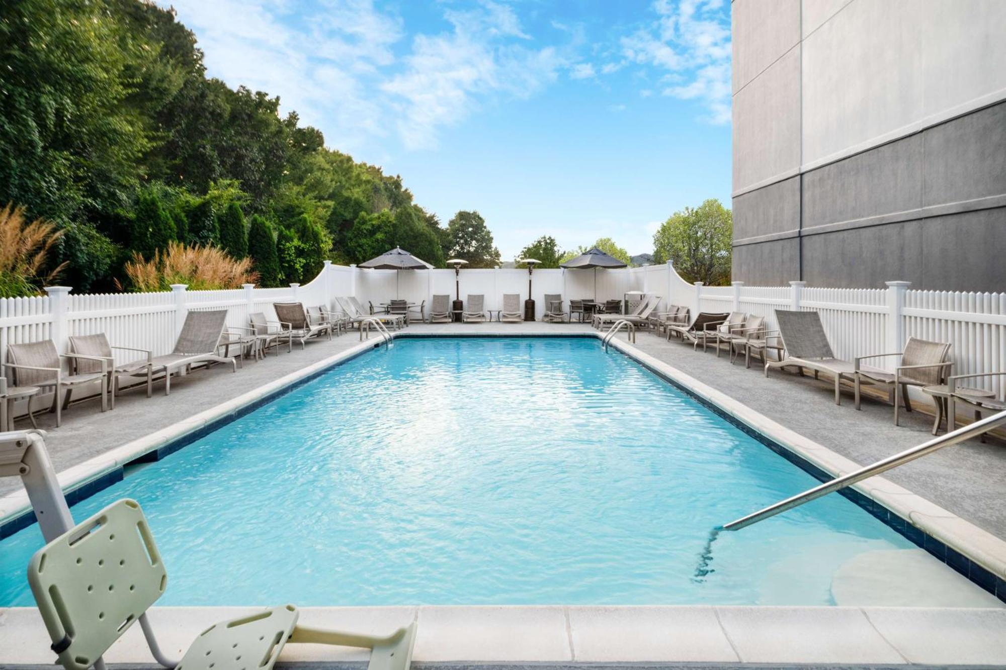 Hyatt Place Mystic Bagian luar foto