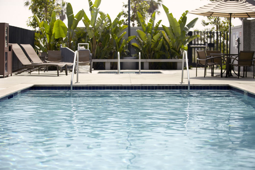 Hyatt Place Mystic Bagian luar foto